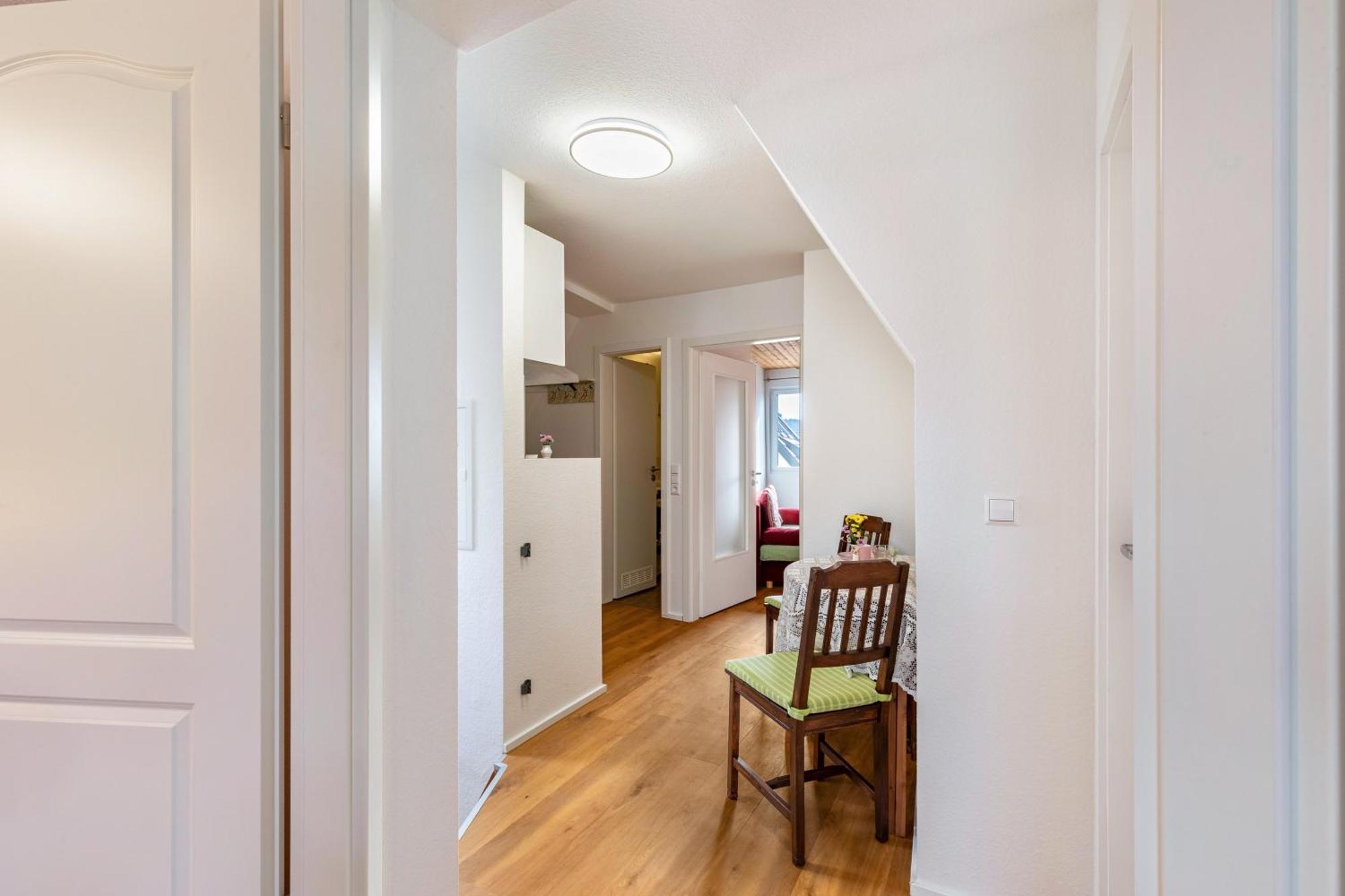Apartmenthaus Ferienwohnungen Sila Weinstadt Exterior foto