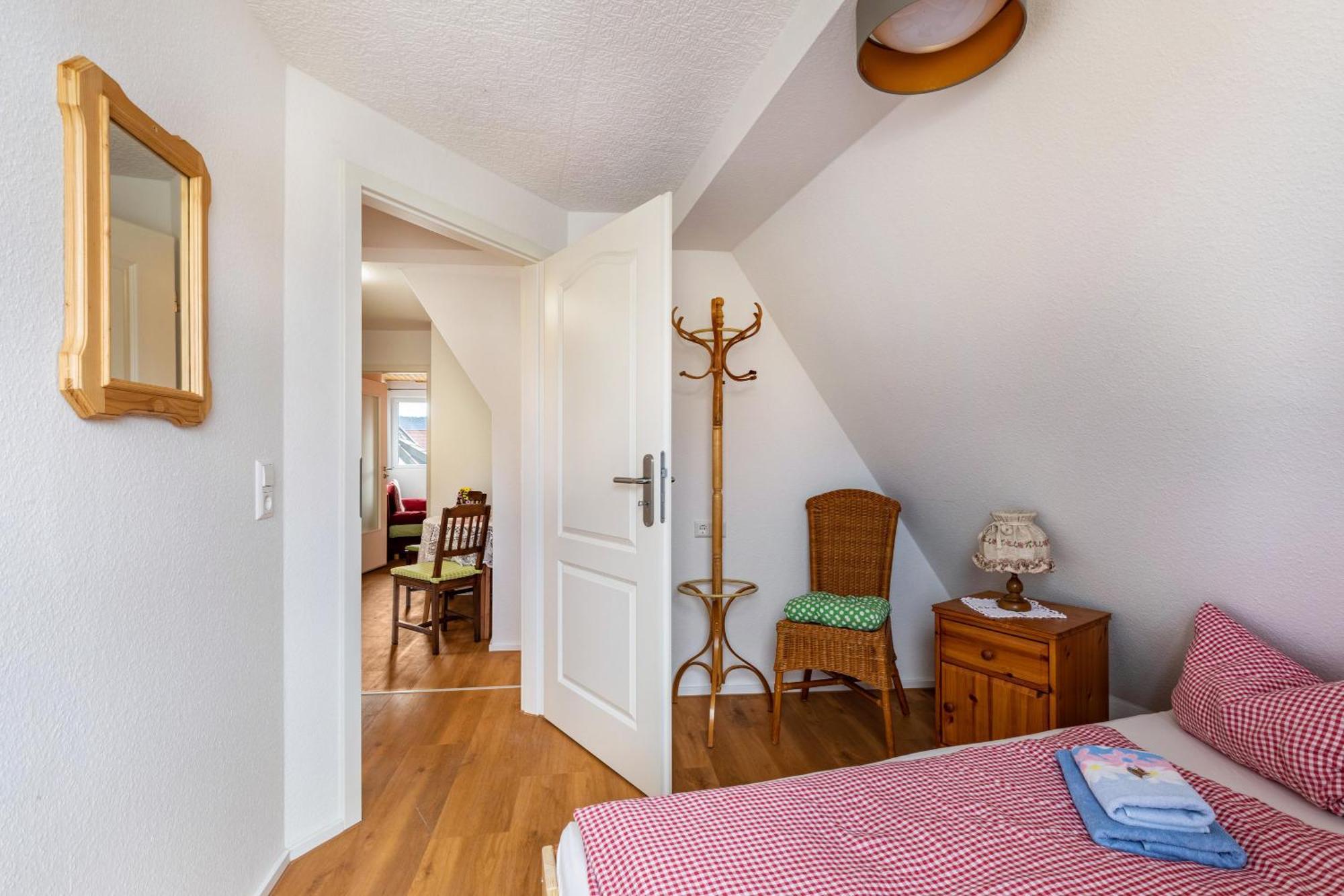Apartmenthaus Ferienwohnungen Sila Weinstadt Exterior foto