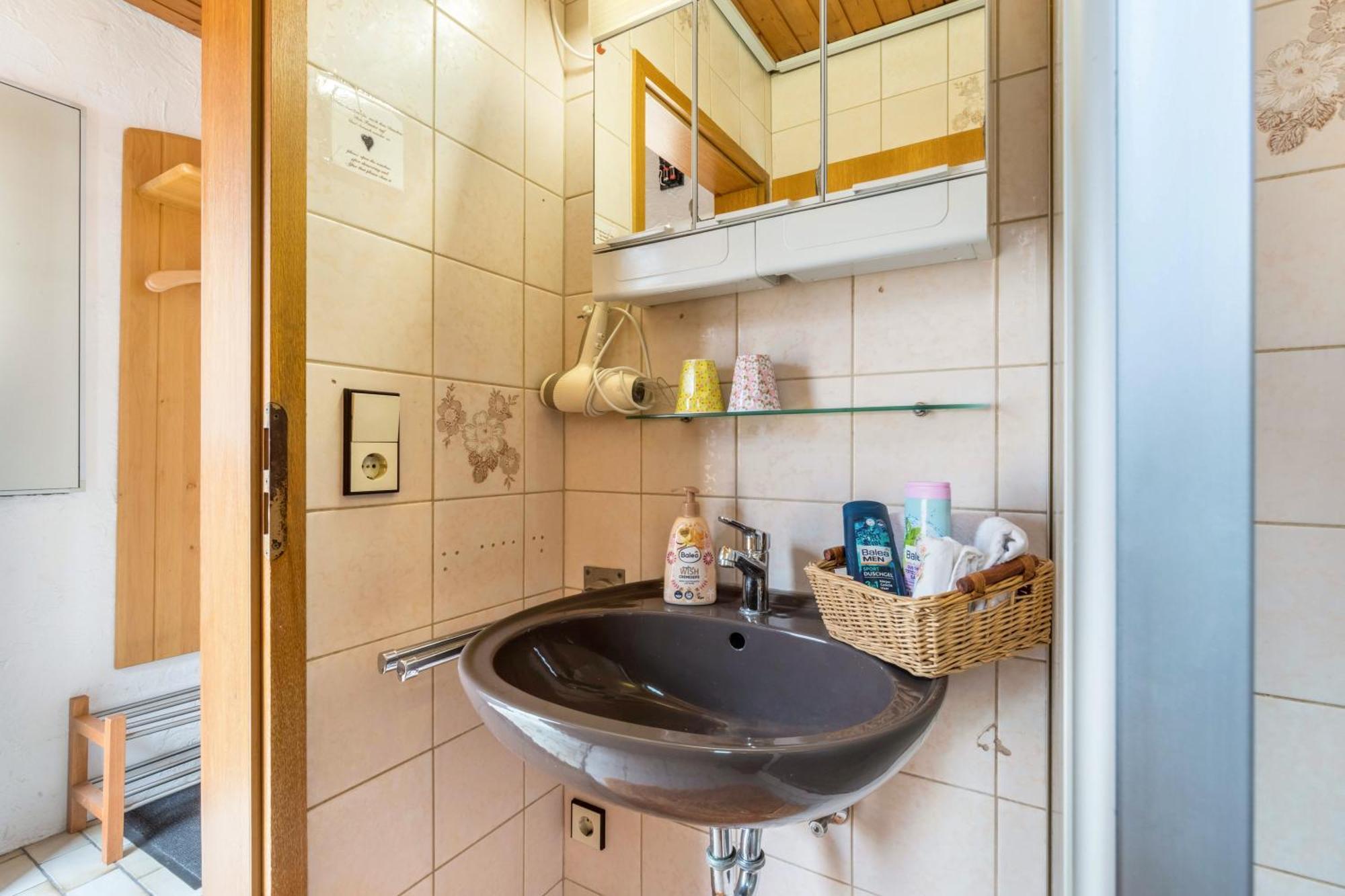 Apartmenthaus Ferienwohnungen Sila Weinstadt Exterior foto