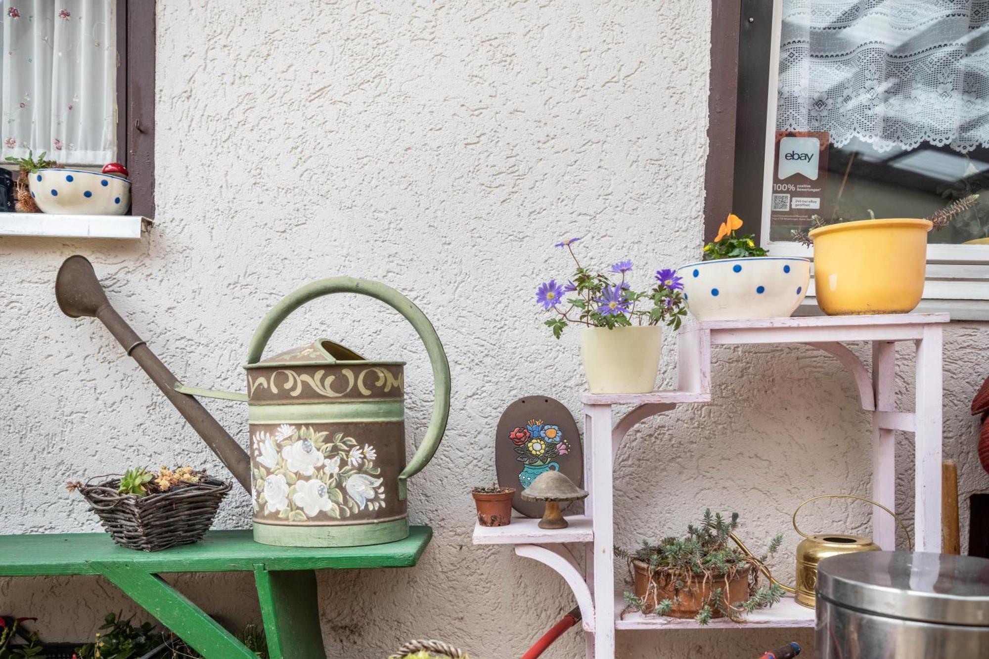 Apartmenthaus Ferienwohnungen Sila Weinstadt Exterior foto