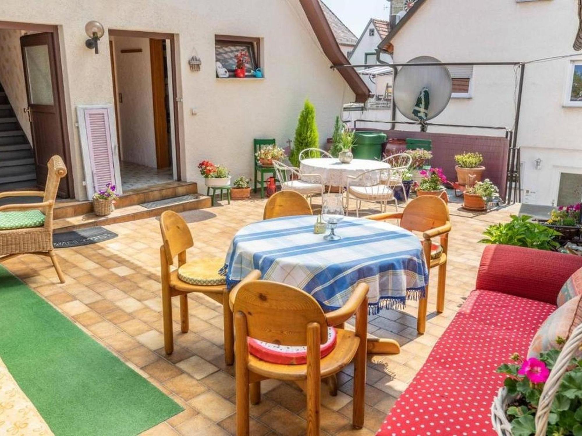 Apartmenthaus Ferienwohnungen Sila Weinstadt Exterior foto